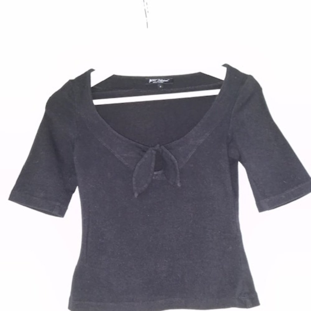 Betsey Johnson charming black cotton top, bow, S